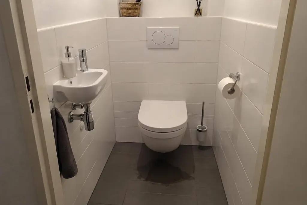 Lekdetectie Maarssen – natte vloer bij een toilet